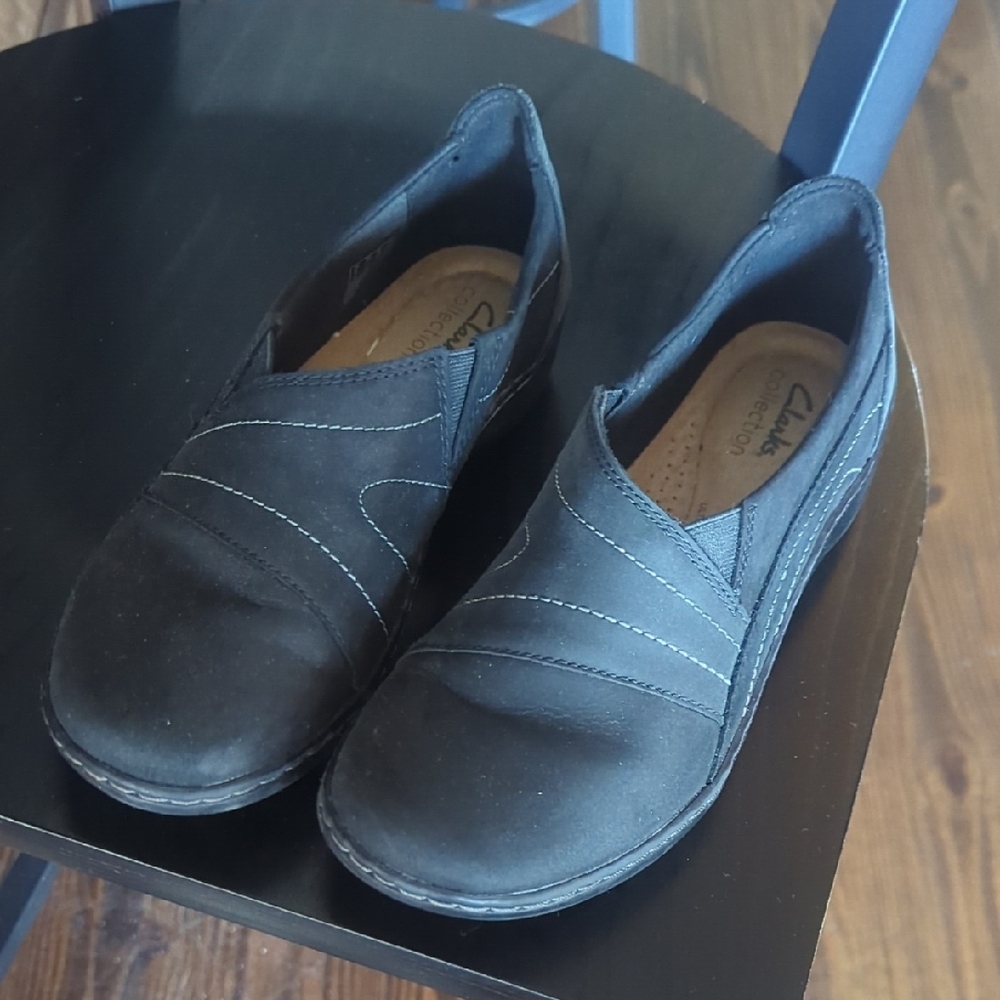 Clarks Women's Black Heeled Slip-Ons - Picture 2 of 5